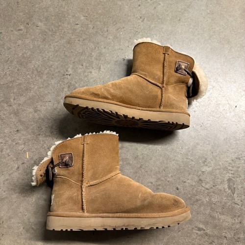 Ugg mini bailey button - mini,